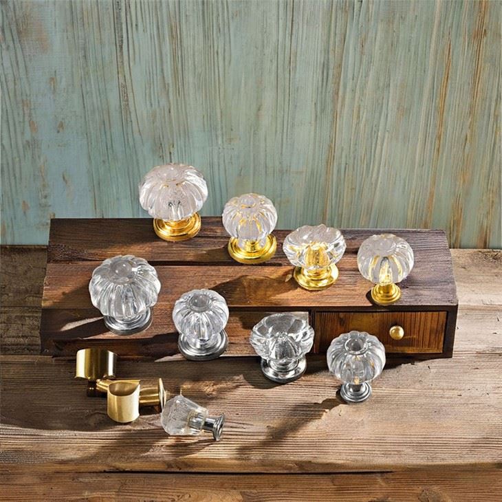 acrylic cabinet knobs (3)